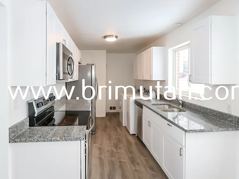 5856 S 157 W — Photo 5