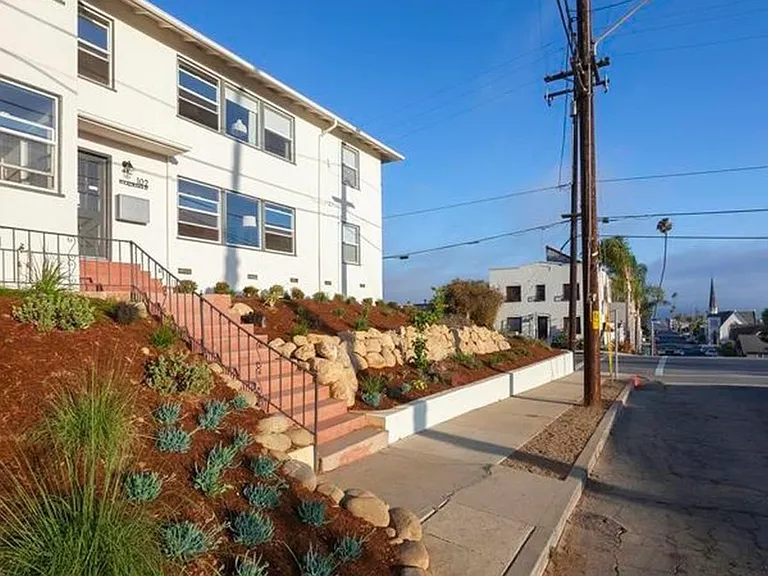 102 N Kalorama St — Photo 3