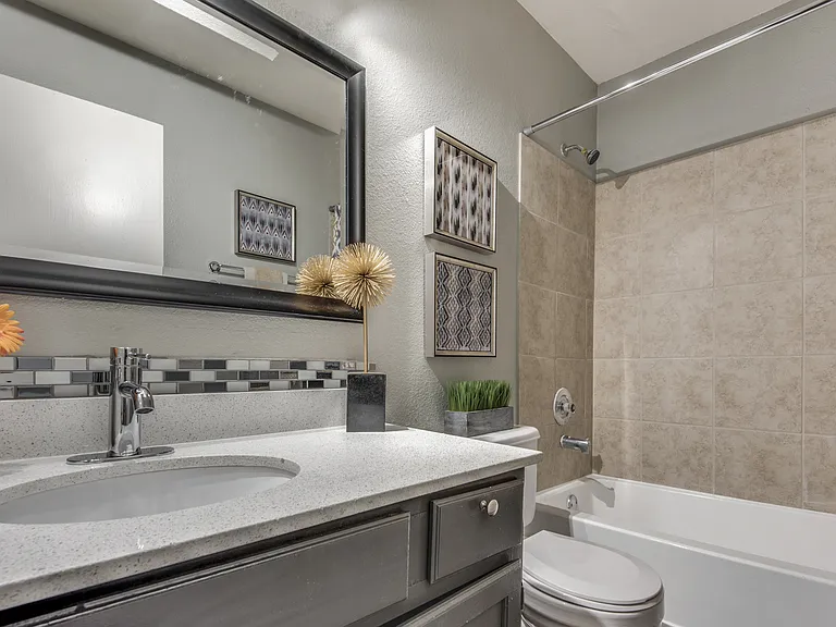 2624 Southern Hills Blvd — Photo 10