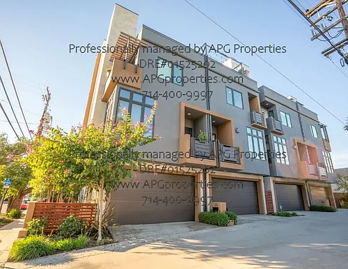 162 W Robinson Ave W Photo 1
