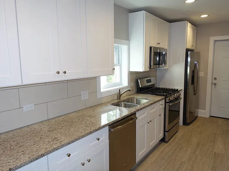 3316 S Calumet Ave #2 — Photo 8