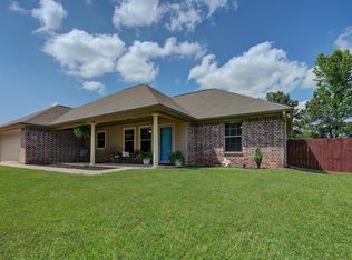 6 Patrick Dr, Texarkana, TX 75501