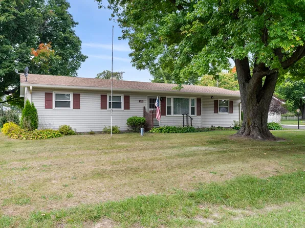 562 S Meadow Lane West Dr, Frankfort, IN 46041