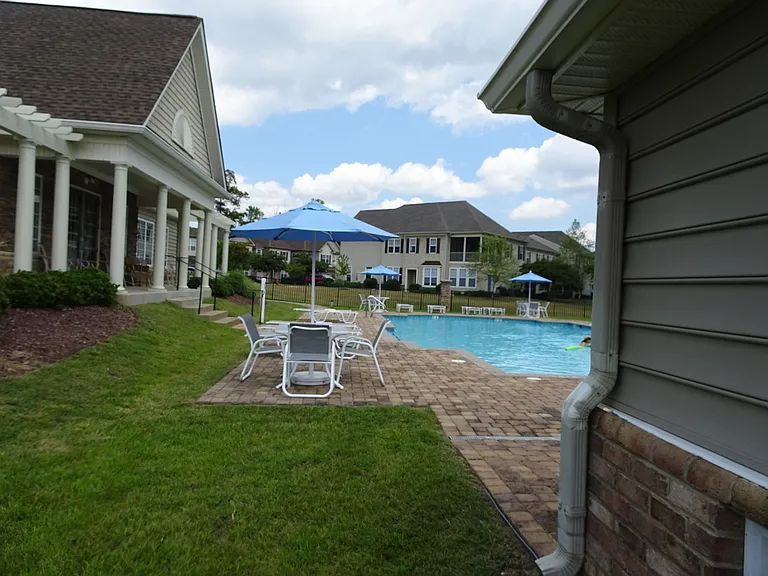 802 Braemar Crk — Photo 21