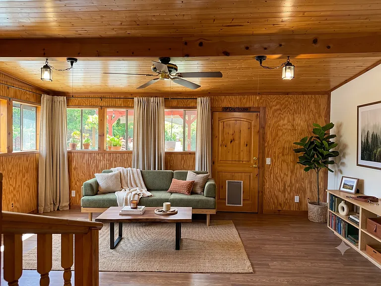 Separate bonus room with patio access