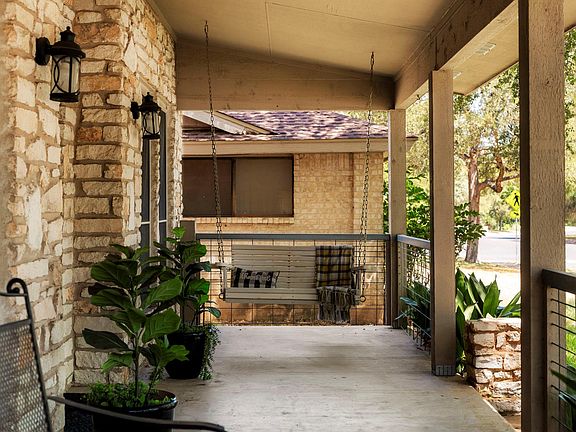 5th image of 10810 Pinehurst Dr #1