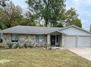 396 SE Fleetwood Dr, Bartlesville, OK 74006