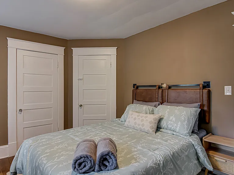 1504 W Friendly Ave #B — Photo 14
