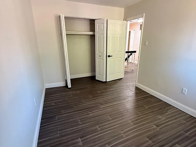 711 Myrtle Ave — Photo 2