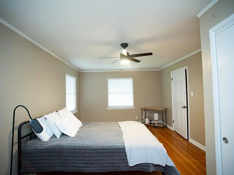 1512 Center St — Photo 12