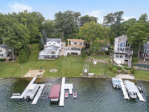 2nd image of 50001 W Lakeshore Dr