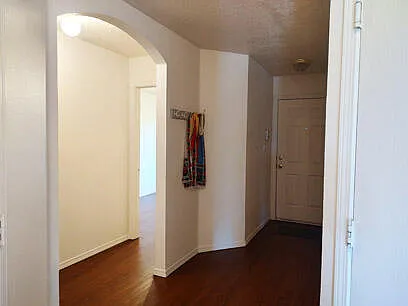 3 bed, 2.0 bath, 1180 sqft, $1,725 — Photo 2