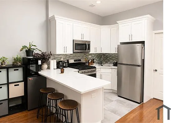 4 bed, 1100 sqft, $3,800 — Photo 1