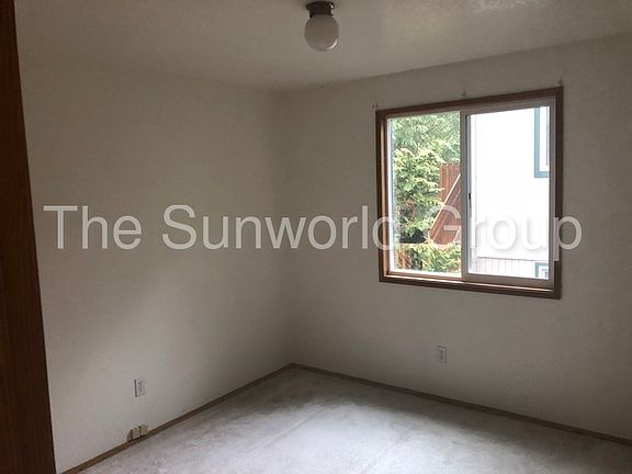 4th image of 1502 NE 72nd St APT 2