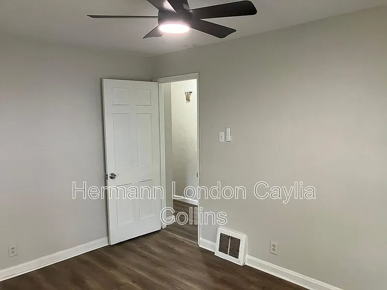 7804 Utica Dr — Photo 14