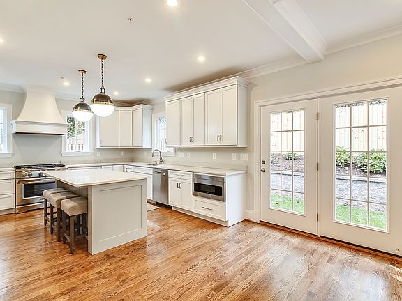 4th image of 4106 Warner St