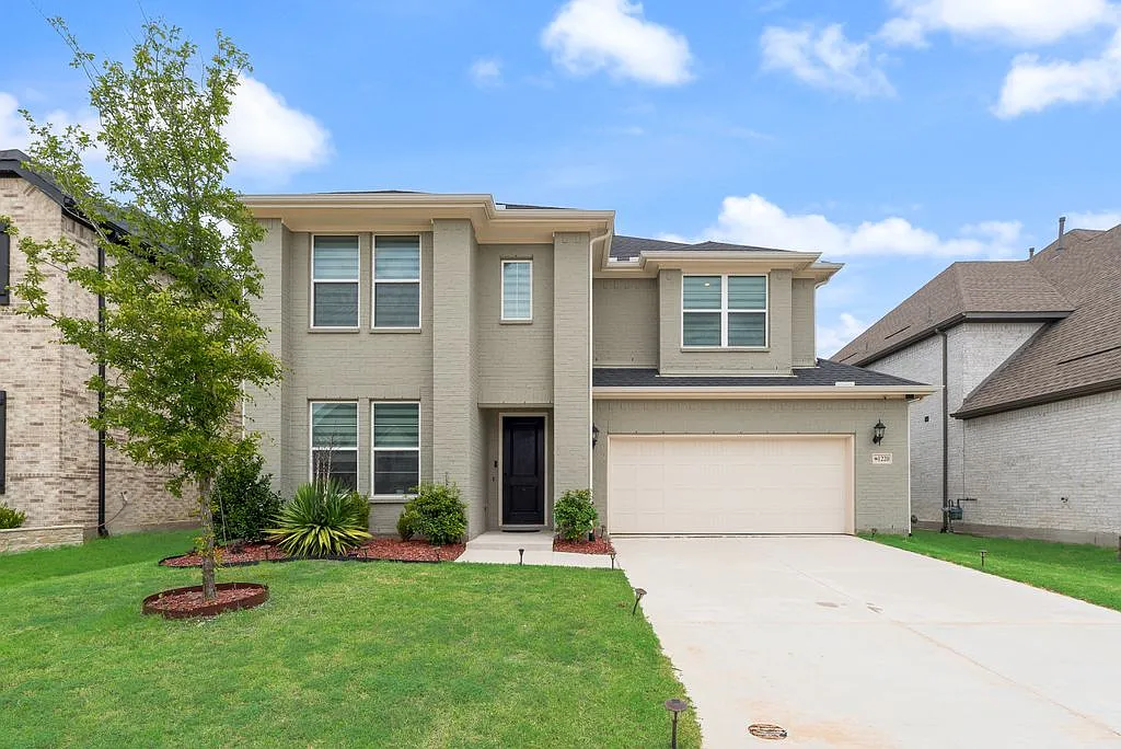 4 bed, 3241 sqft, $3,000 — Photo 1
