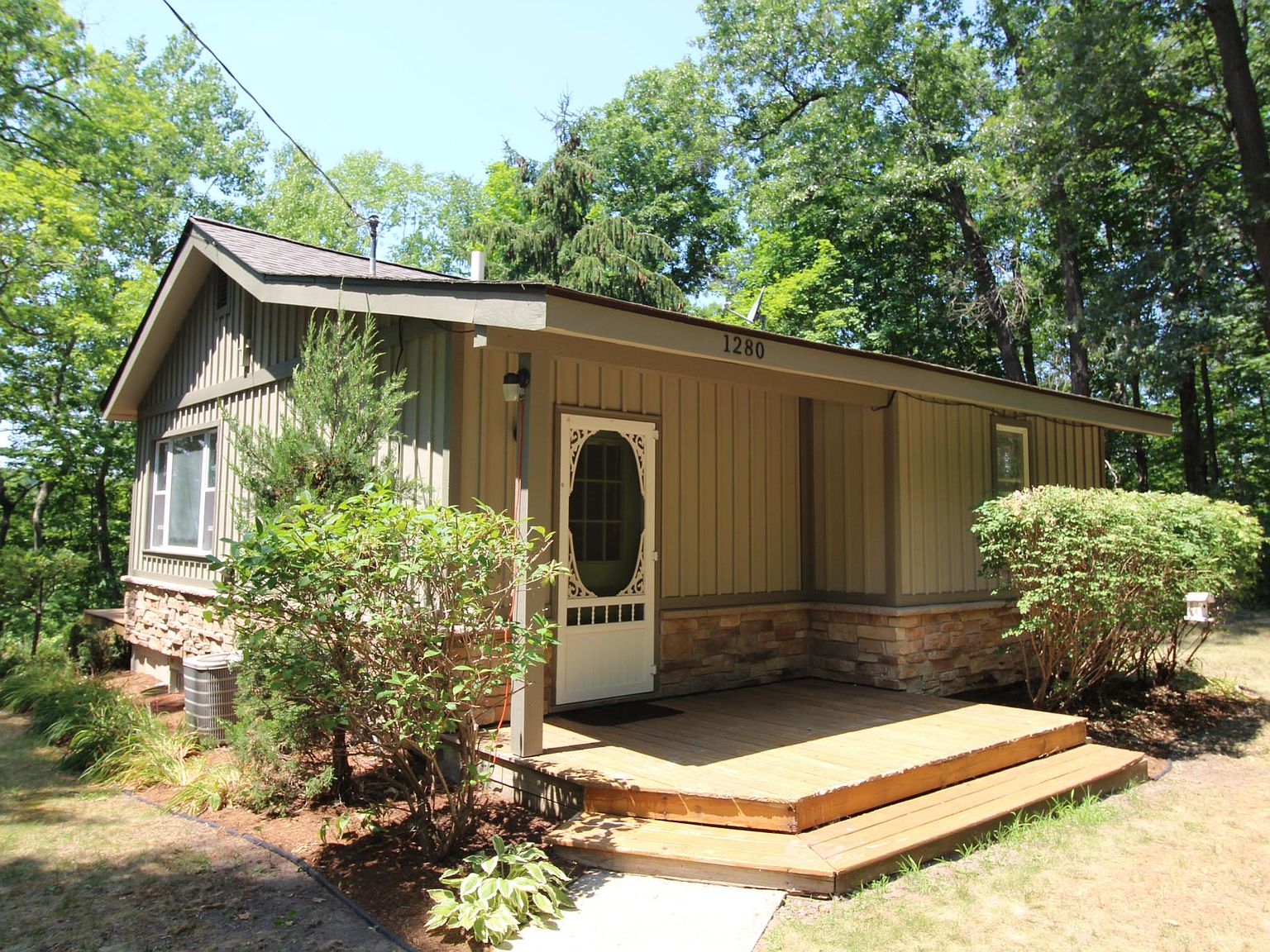 1280 Pettibone Lake Rd, Highland, MI 48356 Zillow