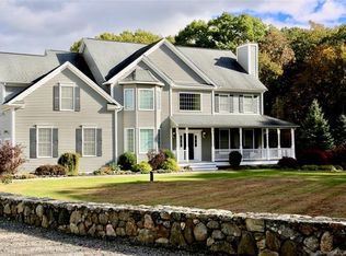 130 Old Hayrake Ln, New Milford, CT 06776