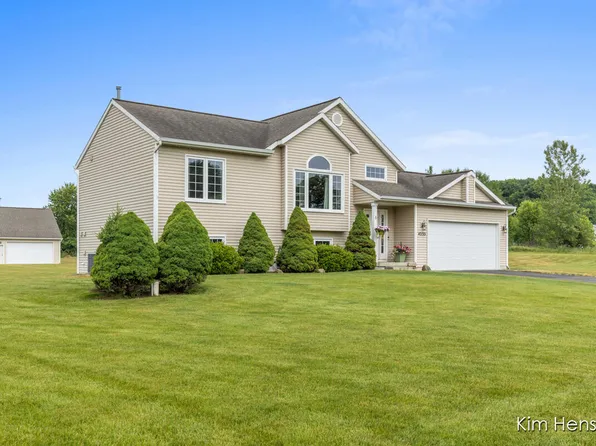 4233 Ives Farm Ln NE, Cedar Springs, MI 49319