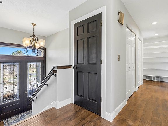 3rd image of 1290 E Highland Ave