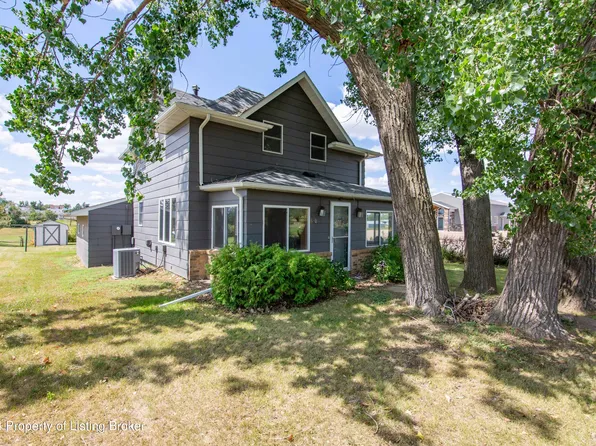 610 Indiana Ave, Mott, ND 58646