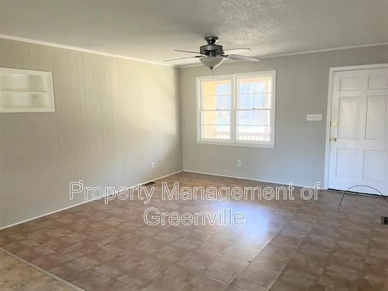 Building Photo - 1071 Lightwood Knot Rd