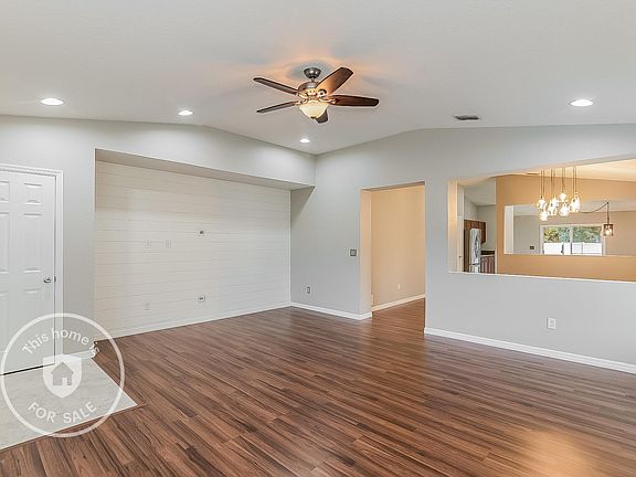 3rd image of 12139 Woodsage Ct
