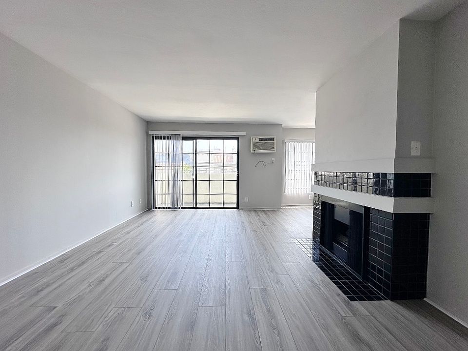 1st image of 3462 Mentone Ave APT 202