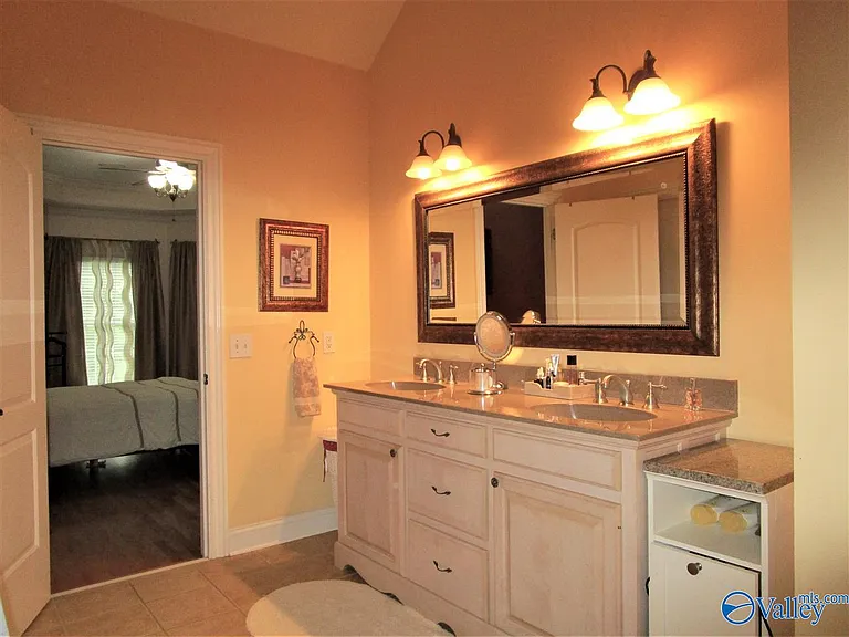 4015 High Mountain Rd NE — Photo 8