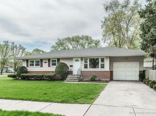 1802 Heather Dr, Aurora, IL 60506