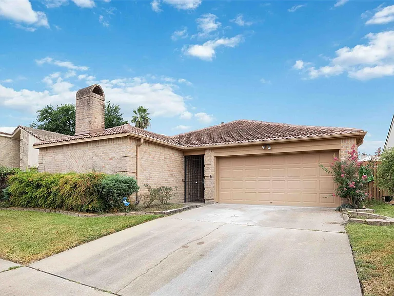 14143 Hillvale Dr — Photo 1