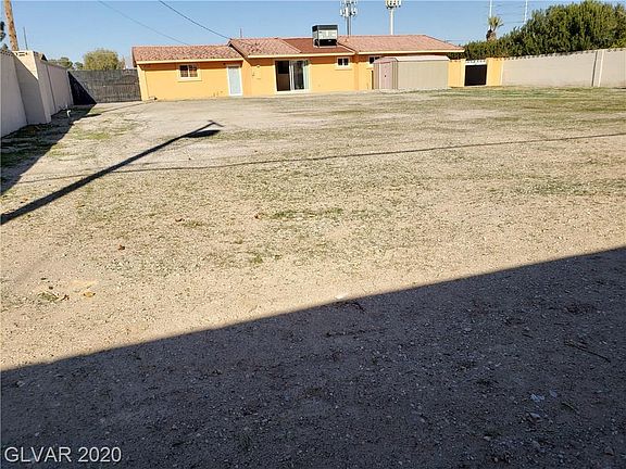 3rd image of 4897 Auborn Ave