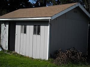 5th image of 127 E Linden St