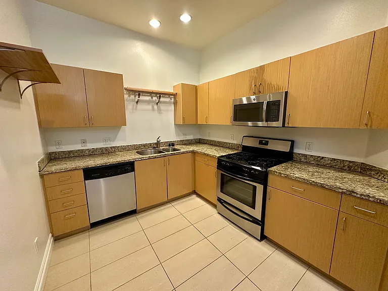 917 S New Hampshire Ave #211 — Photo 3