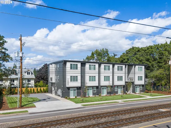 10985 E Burnside St #21, Portland, OR 97216