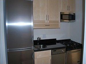 2nd image of 300 E 5th St
