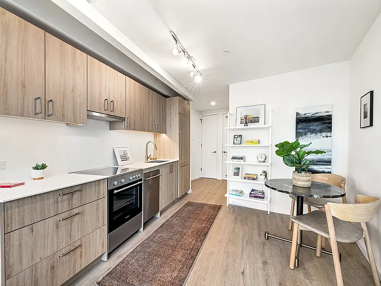 12 Halsey St #731 — Photo 4