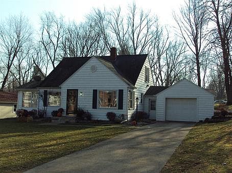 1st image of 34 E Lynwood Blvd