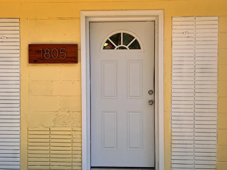 1805 NE 7th St — Photo 7