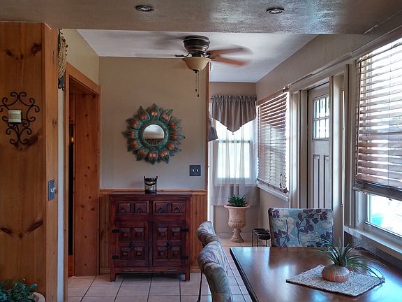 3rd image of 219 Darst Ave