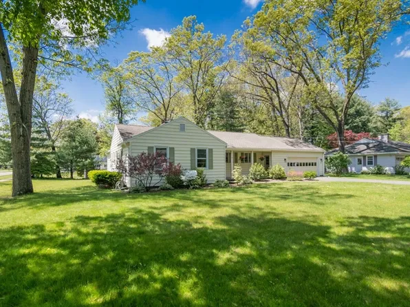 6 Maplewood St, Longmeadow, MA 01106