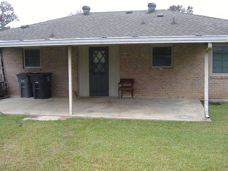 1228 Roundhill Dr — Photo 17