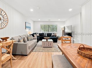 25 Deallyon Ave APT 120, Hilton Head Island, SC 29928