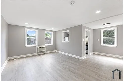 2605 Fairview Ave Photo 1