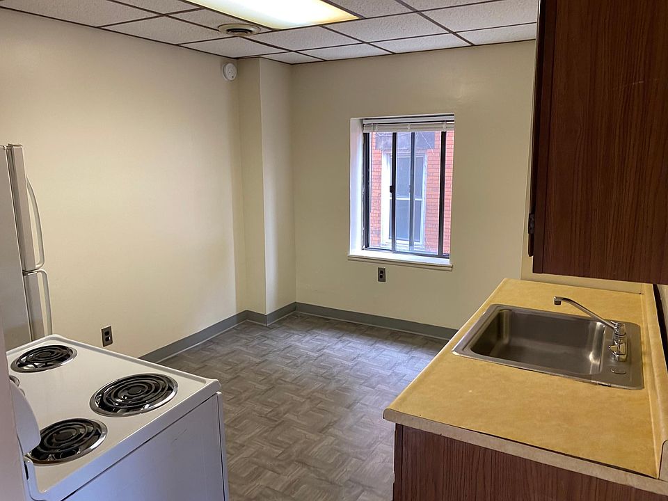 2nd image of 294 Craft Ave #7