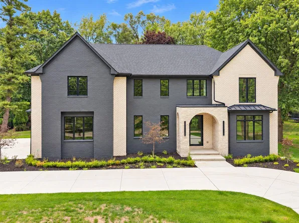 4546 Niagara Ln, Bloomfield Hills, MI 48301
