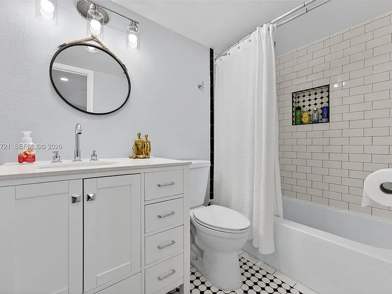 681 S Hollybrook Dr #310 — Photo 18