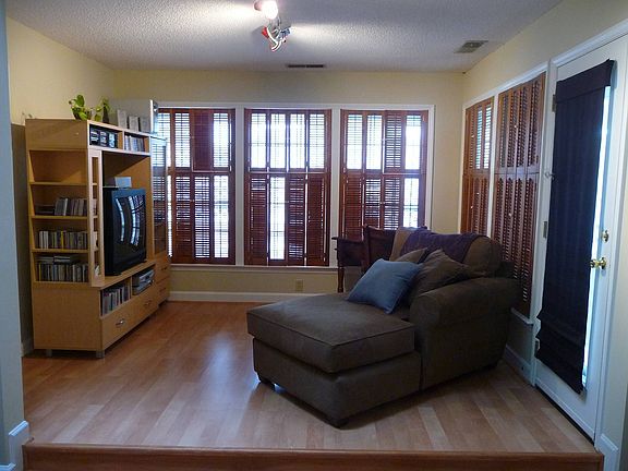 3rd image of 100 Kirkwood Dr