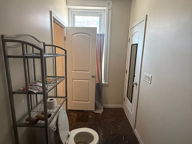 438 N 34th St #1F — Photo 9